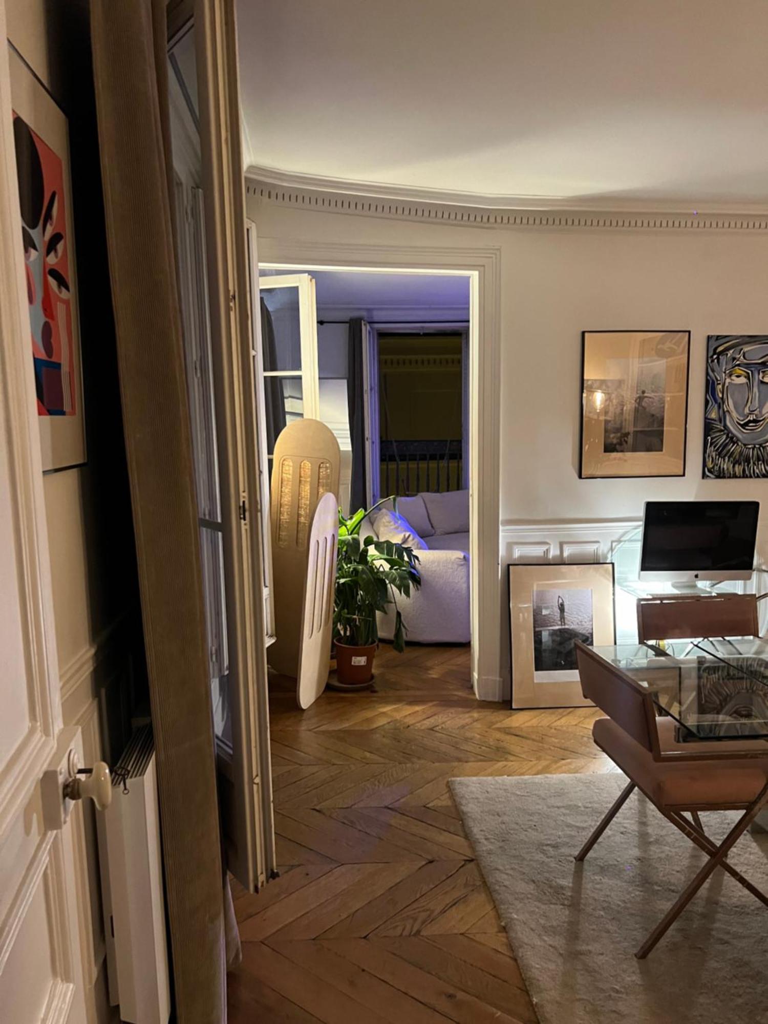 Elegant Artistic Flat On The Seine River Paris