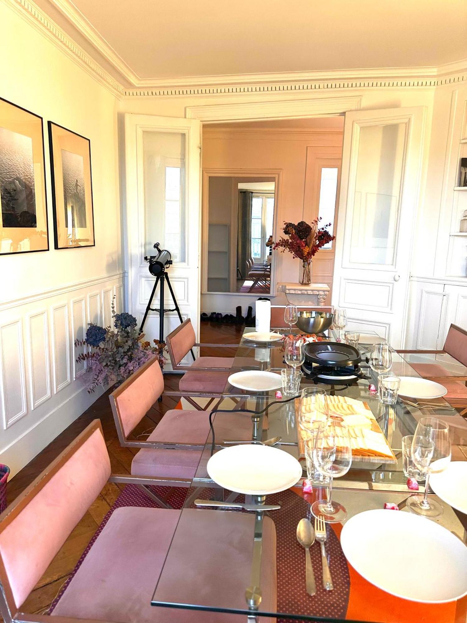 Elegant Artistic Flat On The Seine River * Paris