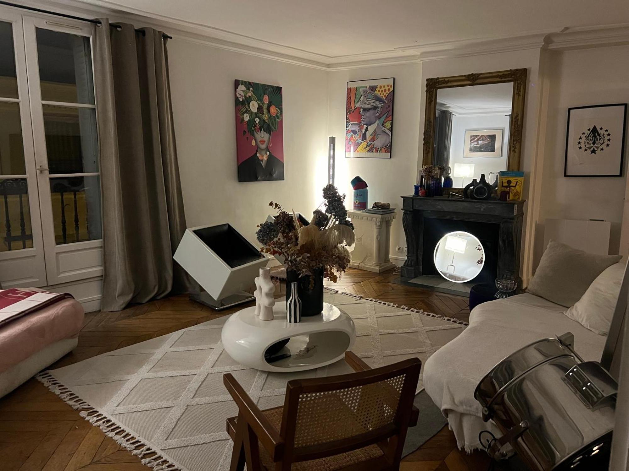 Elegant Artistic Flat On The Seine River *
