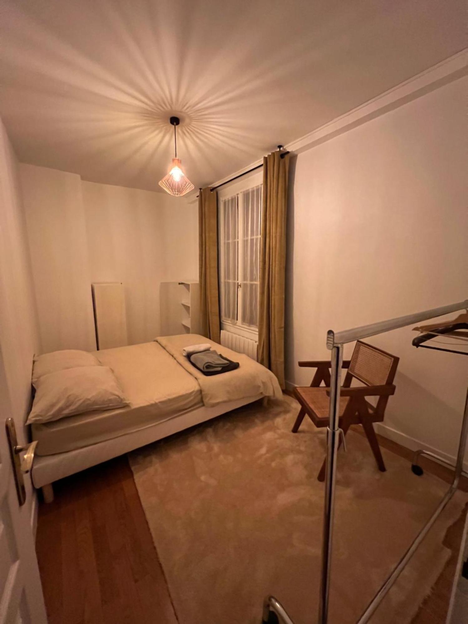 Elegant Artistic Flat On The Seine River Apartment Paris